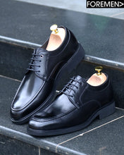 SEATTLE | Black Derbies