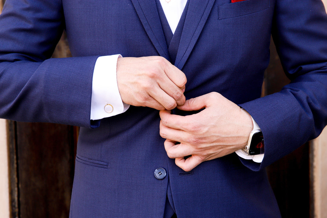 What Color Shoes to Wear with a Navy Blue Suit