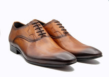 Brown Leather low-cut Foremen oxford lace up shoe with rubber sole